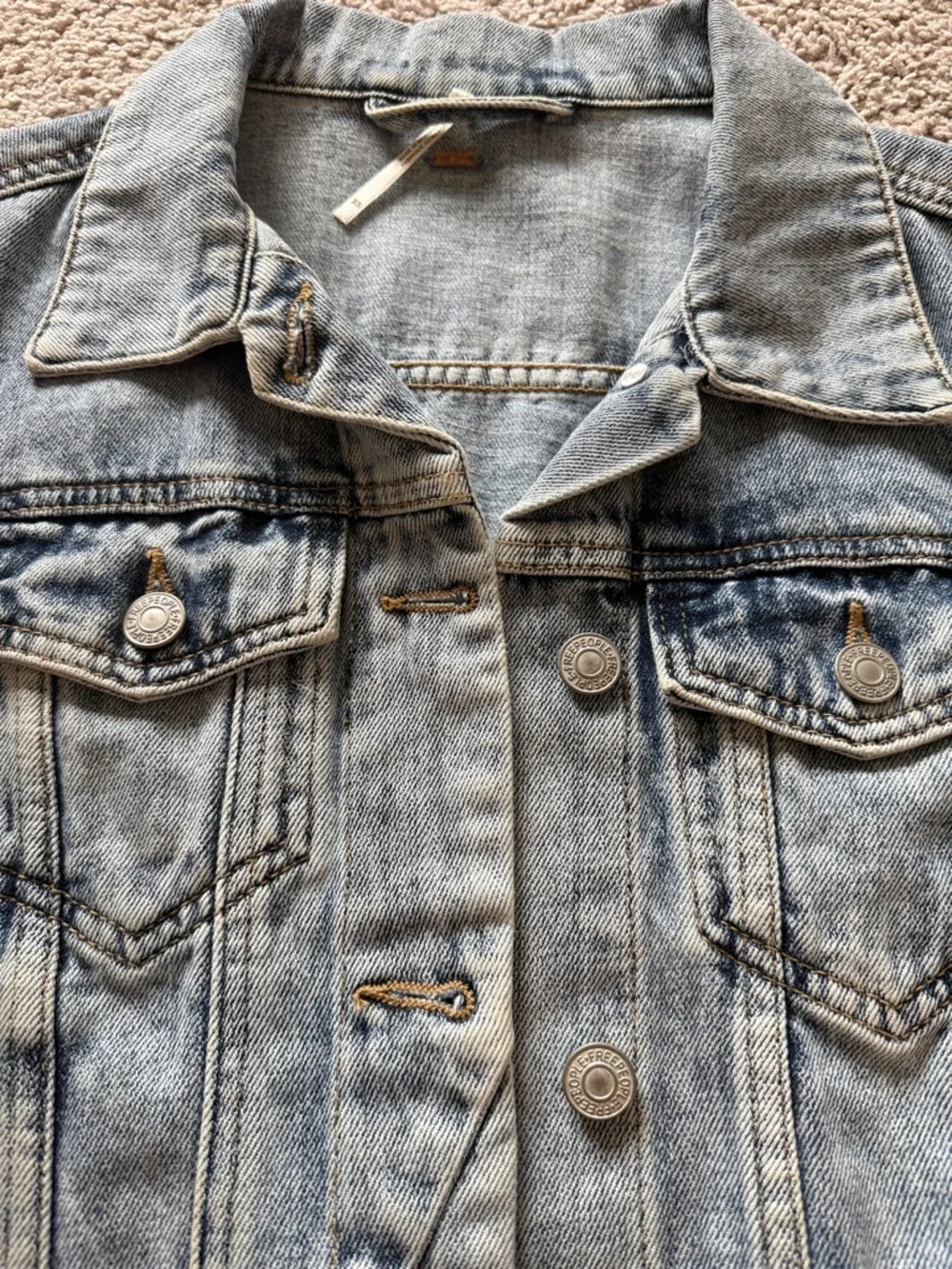 Free People Light Wash Cropped Denim Jacket - Pale Blue - Picture 4 of 6